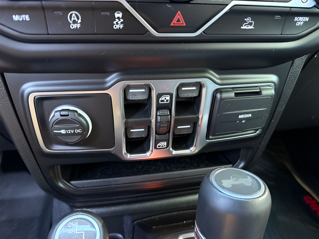2021 Jeep Wrangler Unlimited Sahara Altitude