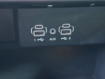 2023 Jeep Wagoneer Base