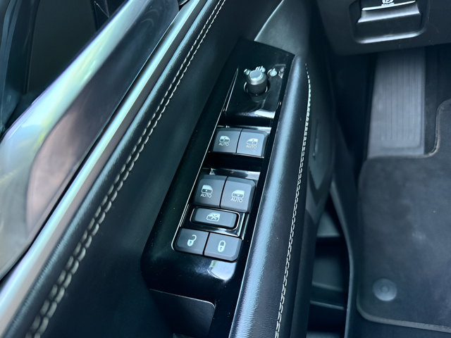 2023 Jeep Wagoneer Base
