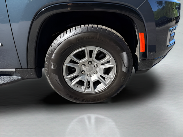 2023 Jeep Wagoneer Base