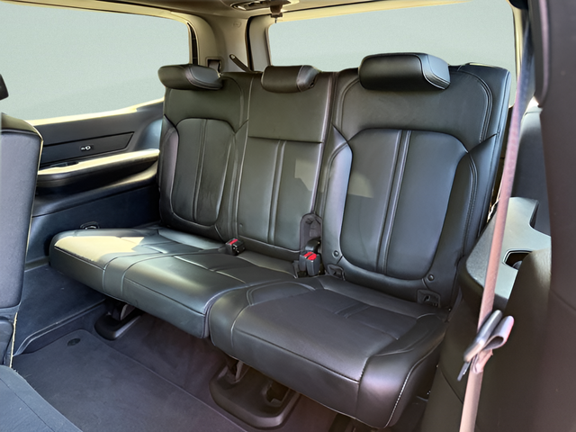 2023 Jeep Wagoneer Base