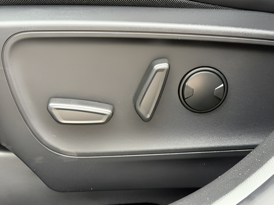 2025 Ford Escape Hybrid ST-Line Select