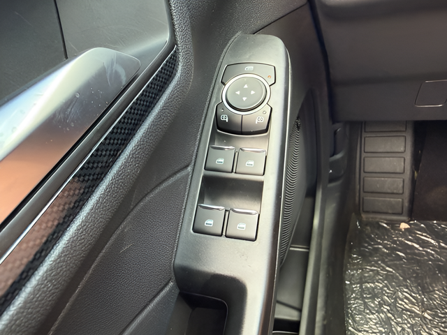 2025 Ford Escape ST-Line Elite