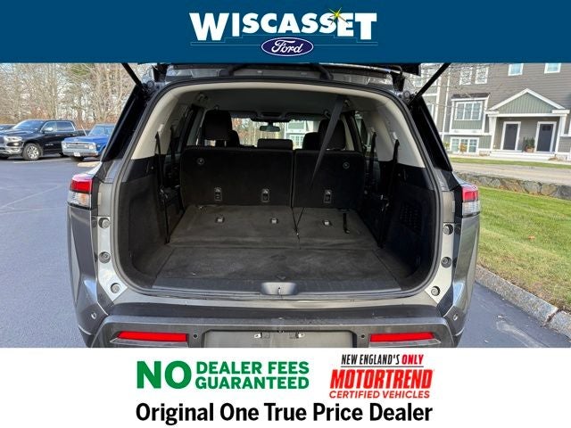 2024 Nissan Pathfinder SV