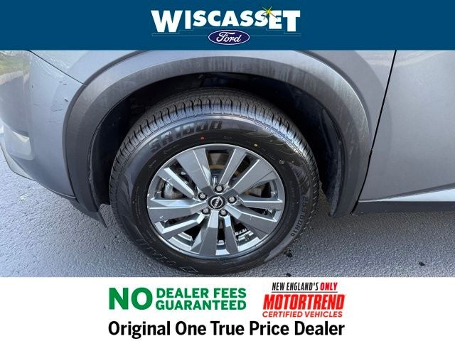 2024 Nissan Pathfinder SV