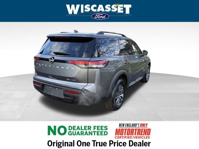 2024 Nissan Pathfinder SV