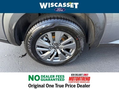 2024 Nissan Pathfinder SV