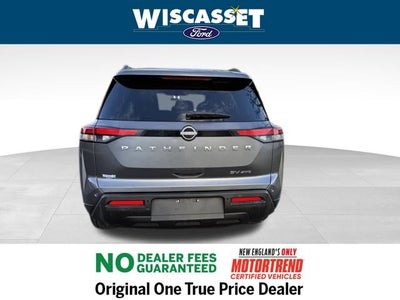 2024 Nissan Pathfinder SV