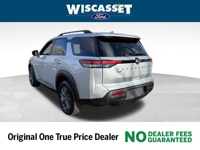 2024 Nissan Pathfinder SV
