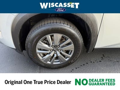 2024 Nissan Pathfinder SV