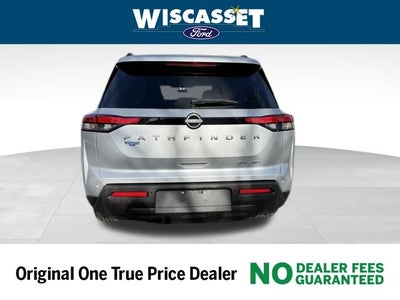 2024 Nissan Pathfinder SV