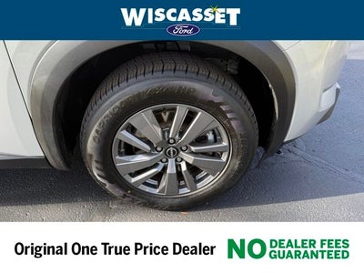 2024 Nissan Pathfinder SV