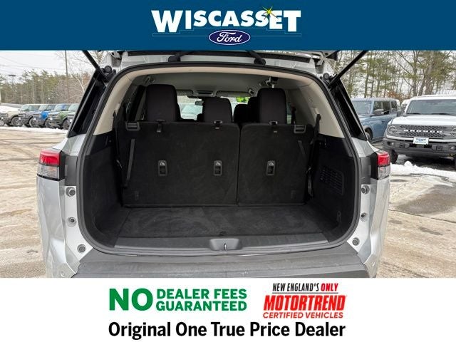 2024 Nissan Pathfinder SV