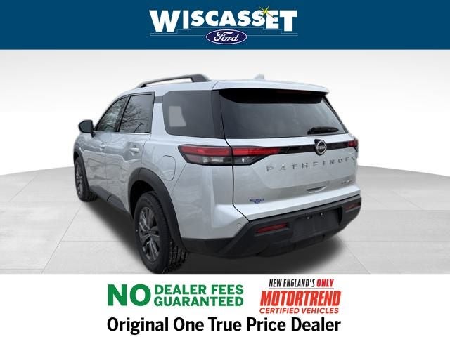 2024 Nissan Pathfinder SV