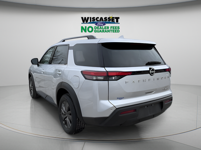 2024 Nissan Pathfinder SV