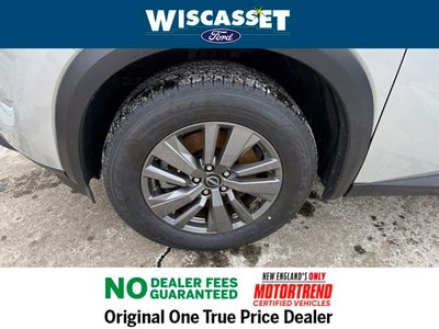 2024 Nissan Pathfinder SV