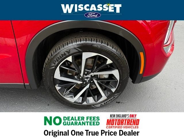 2024 Mitsubishi Outlander Base