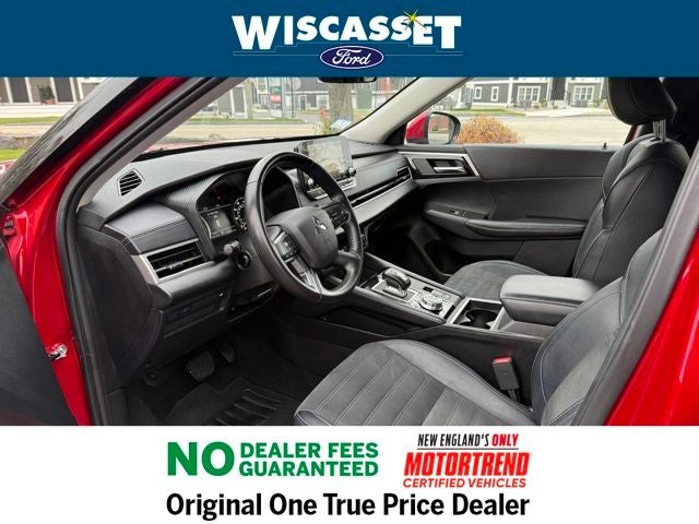 2024 Mitsubishi Outlander Base