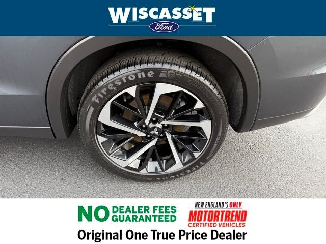 2024 Mitsubishi Outlander Base