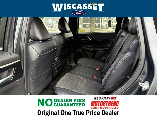 2024 Mitsubishi Outlander Base