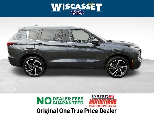2024 Mitsubishi Outlander Base