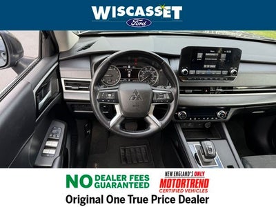 2024 Mitsubishi Outlander Base